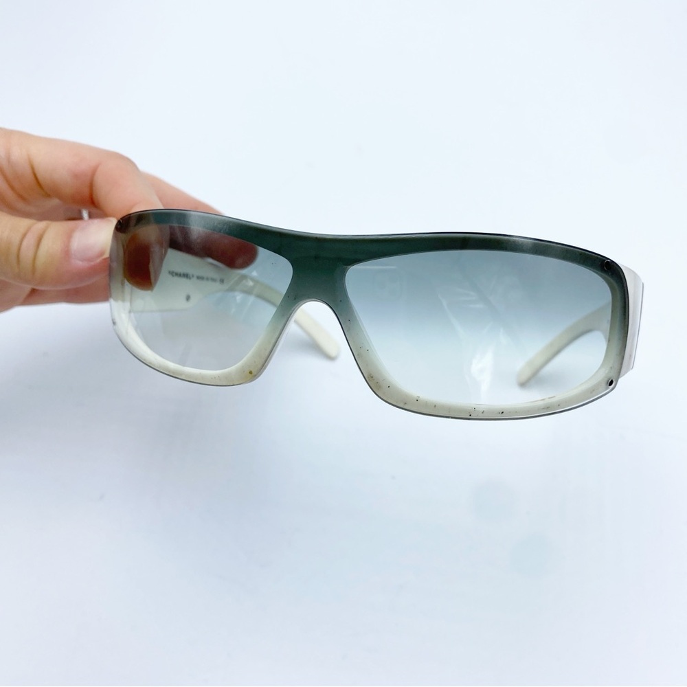 Authentic CHANEL Dream Wrap White & Black Sporty Y2K Early 2000s Sunglasses - Picture 3 of 12